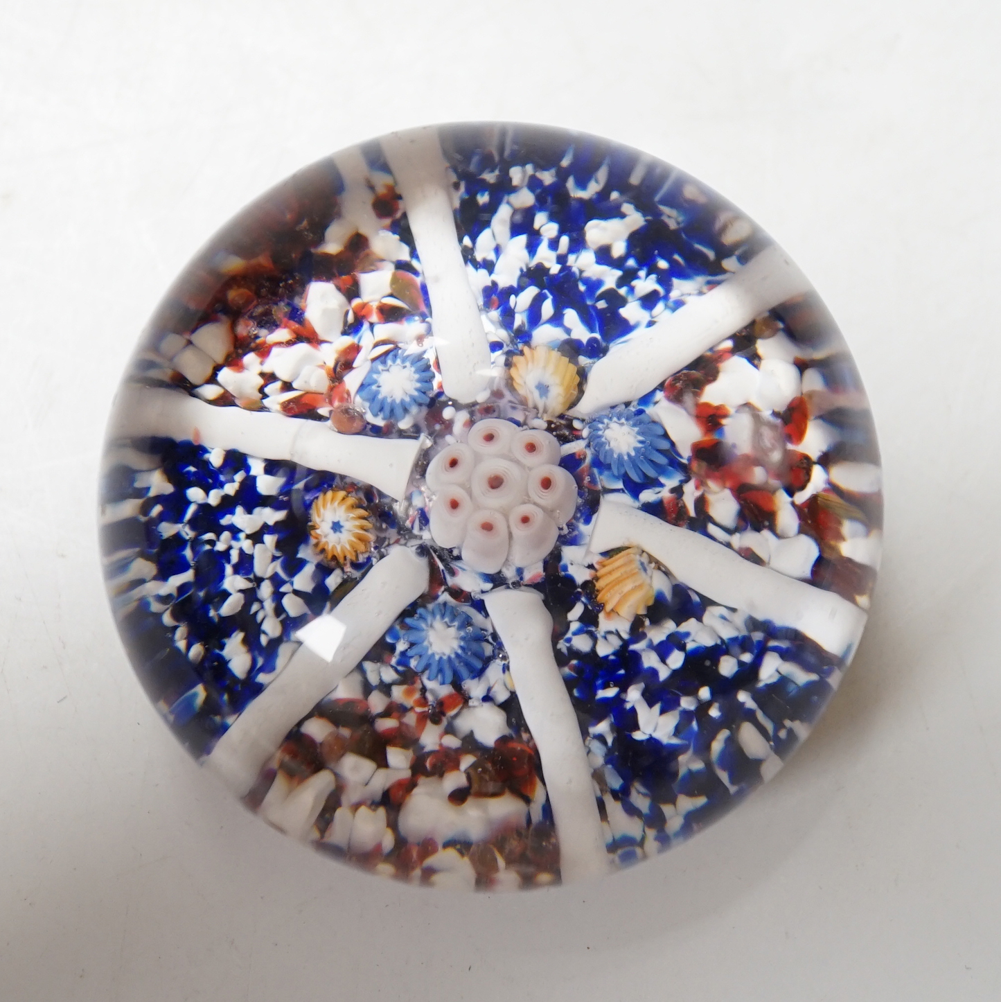 A St Louis paperweight, approximately 6cm diameter